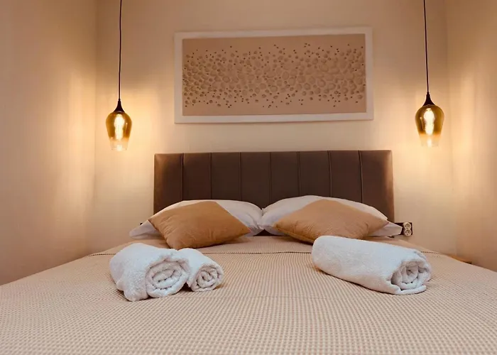 Dragon Split-stare Mesto Varos 公寓 *